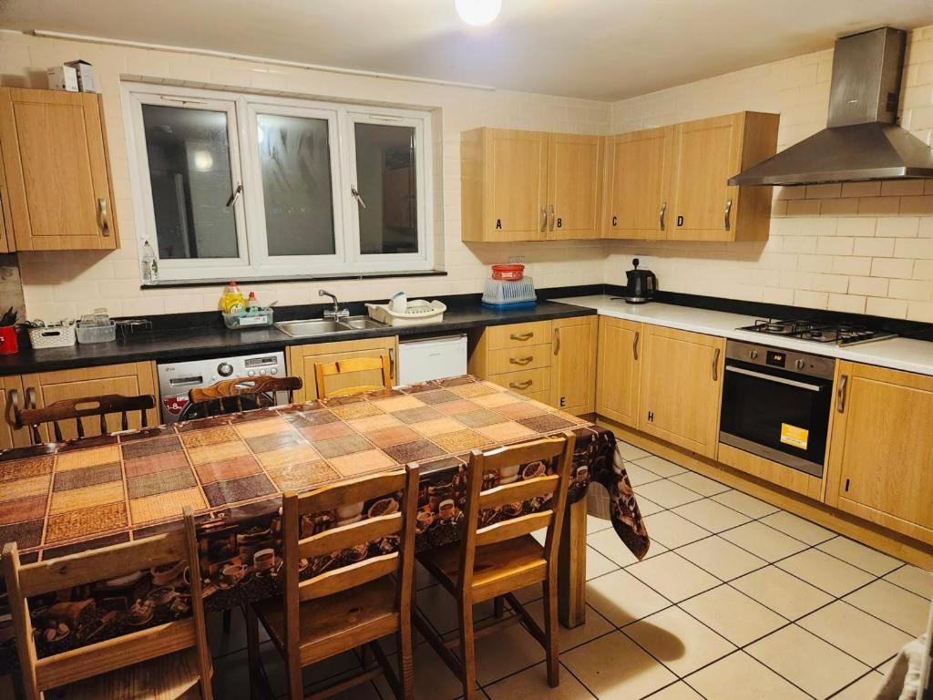 Jey'S Flat Apartment Liverpool Bagian luar foto