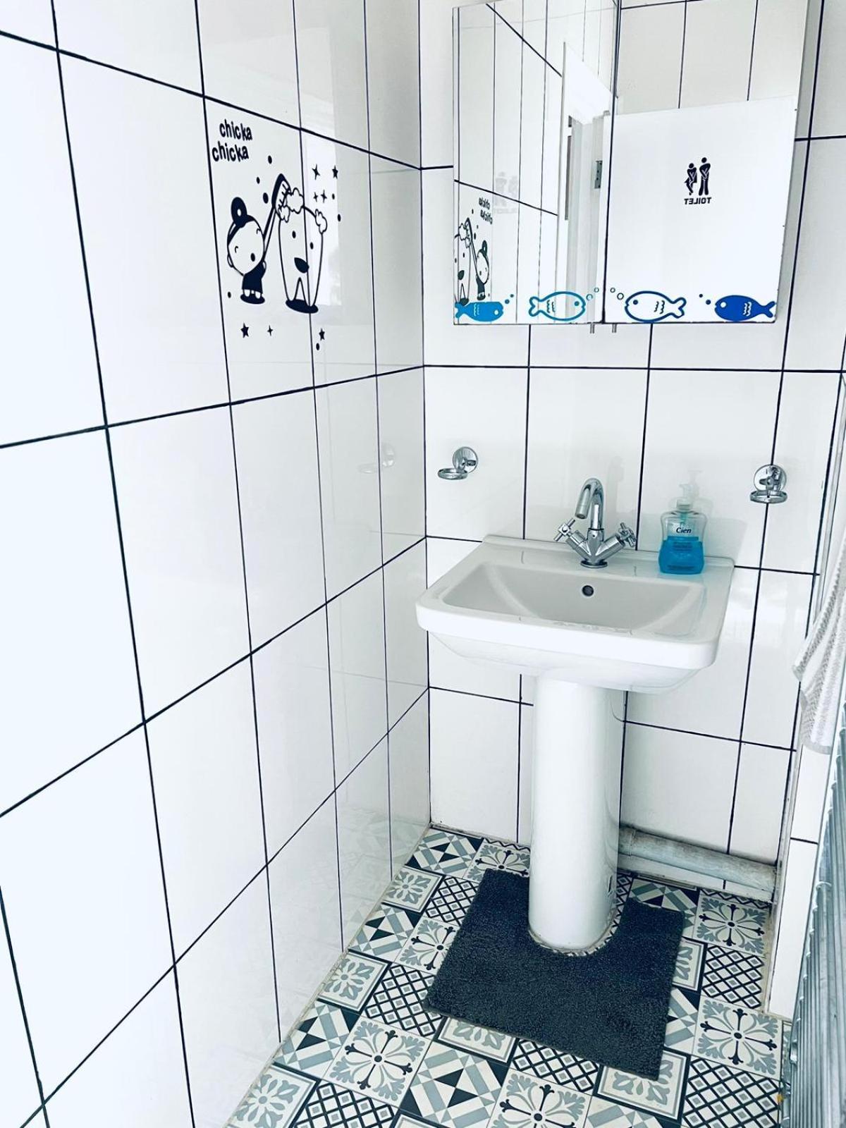Jey'S Flat Apartment Liverpool Bagian luar foto